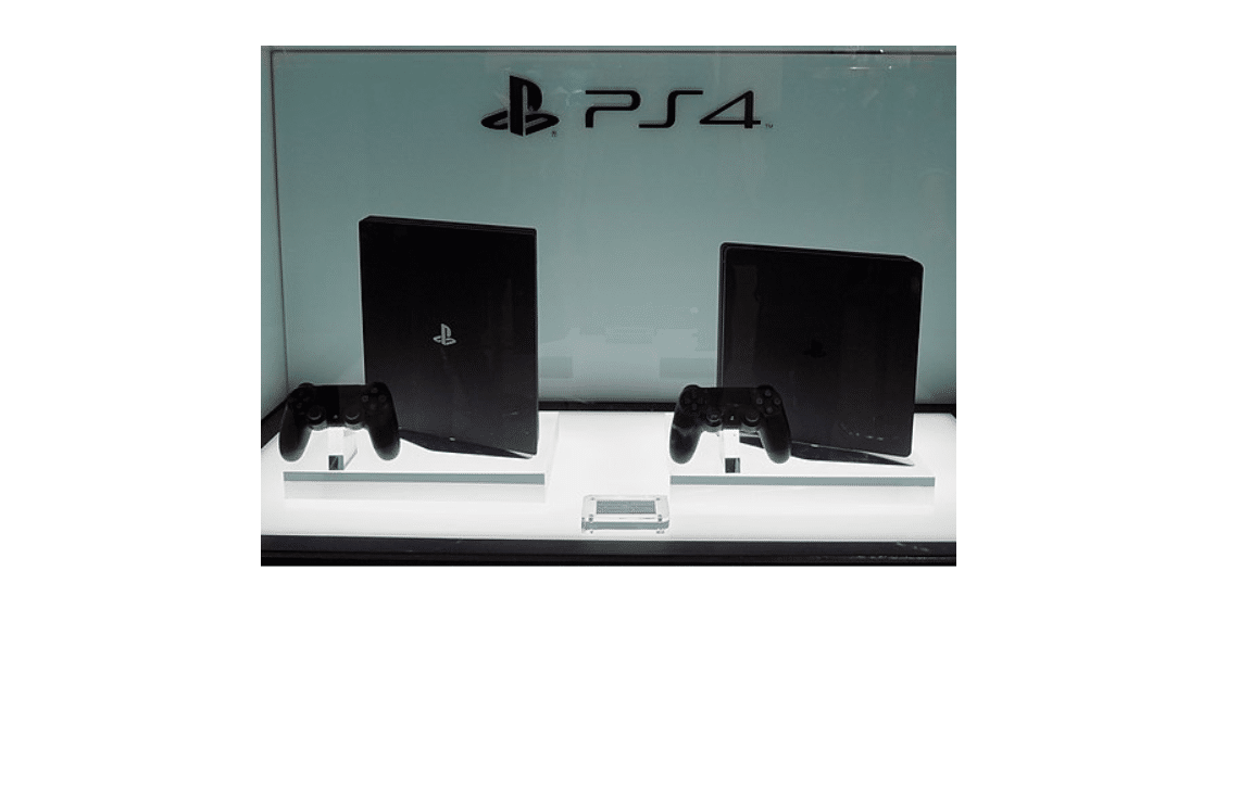 Sony PlayStation 4 Pro and PlayStation 4 Slim on display 2